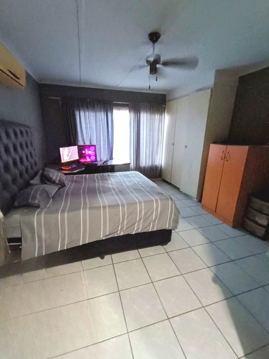 3 Bedroom Property for Sale in Safari Gardens North West